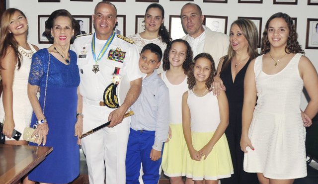 Laura Martínez, María Teresa Flórez, brigadier general Adolfo Enrique Martínez Flórez, Alicia Huyke, Rodolfo Martínez, María Teresa Martínez, María Paula Martínez, Adolfo Andrés Martínez, María Camila Martínez y María Lucía Martínez. Edinsson Figueroa