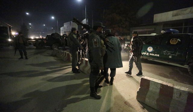 La embajada se encuentra en la zona de Sherpur, en el centro de Kabul, donde se produjo una fuerte explosión. AFP