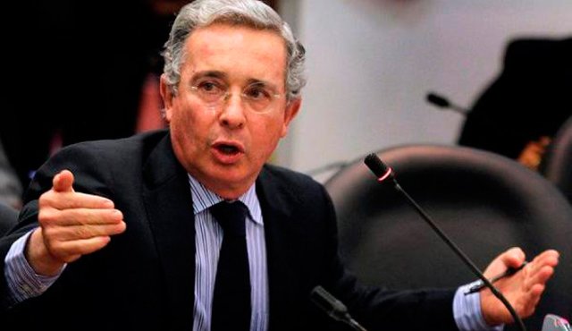 Un trino de Uribe, publicado el 25 de junio, generó molestia en las madres de las víctimas. Archivo