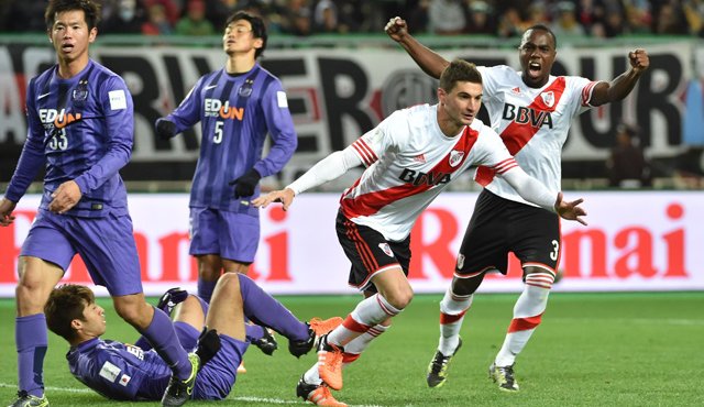 Lucas Alario anotó de cabeza en el segundo tiempo el único gol del partido. AFP
