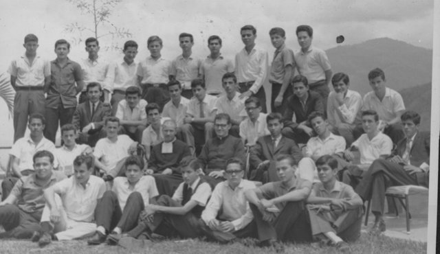 Tomada durante los retiros espirituales en Bucaramanga poco antes de su graduación Archivo