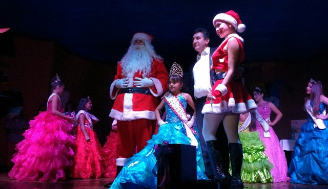 Valery Hernández Mantilla compitió contra otros 10 departamentos y anoche reafirmó su talento al cantar en inglés el villancico Jingle Bells. Cortesía