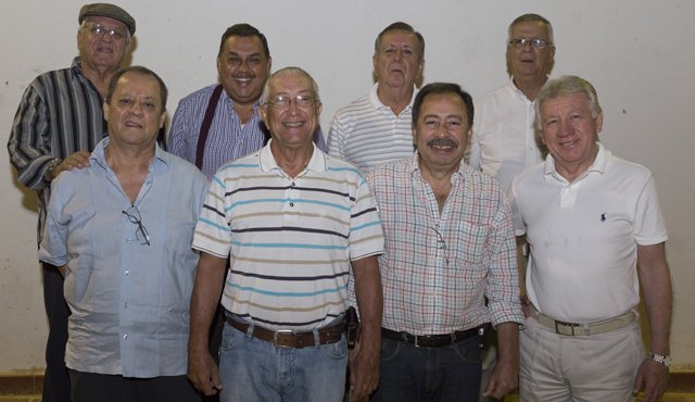 En la foto atrás: Pablo Tarazona, Leonardo Riveros, Álvaro Arámbula y Hernando Castillo. Adelante Manuel Suárez, Sergio Marcucci, José Eustorgio Colmenares y Jorge Maldonado. Juan Pablo Cohen