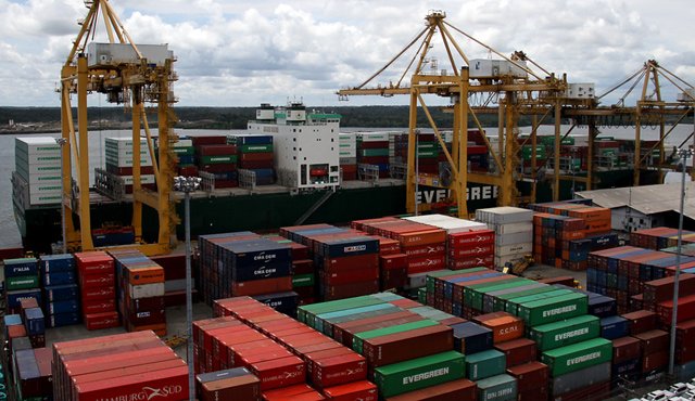 El incremento de las ventas al exteriro de algunos productos en la época final del año, no alcanzará para mejorar el índice negativo que las exportaciones del país tuvieron durante todo el 2015 Colprensa