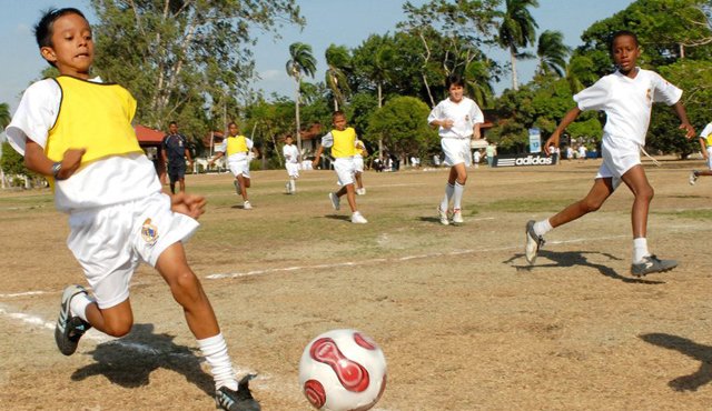 Los niños podrán observar "qué hacen CR7 (Ronaldo) o Marcelo fuera de las canchas. Internet