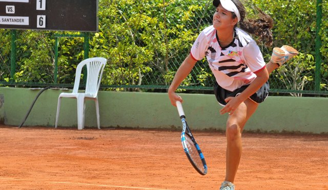 La tenista cucuteña María Camila Osorio Serrano, de 13 años, ganadora de la medalla de plata en los XX Juegos Nacionales 2015, se mostró contenta con el llamado a la selección Colombia de mayores. Cortesía