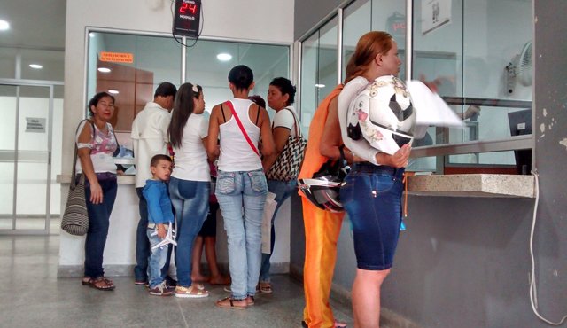 El pasado martes, usuarios de Caprecom acudieron a la sede administrativa de esa Eps a verificar en dónde quedaron afiliados a partir del primero de enero. Edinsson Figueroa