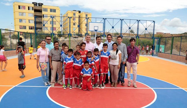 Cancha multifuncional en el barrio El Paraíso. Cortesía
