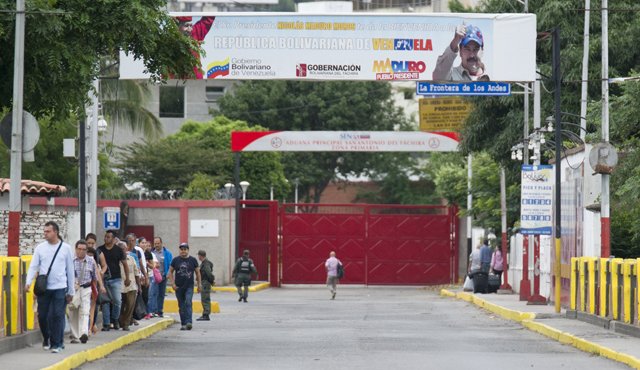 El pasado mes de septiembre el presidente Maduro retomó la iniciativa, luego de aplicar medidas de excepción en los municipios fronterizos y el cierre total de los pasos binacionales hacia Colombia. Archivo