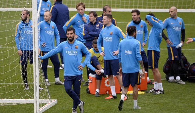 El Barcelona que acecha al Atlético de Madrid por el liderato de la Liga Española buscará hoy un triunfo frente al Español, en una fecha más de la Copa del Rey. AFP