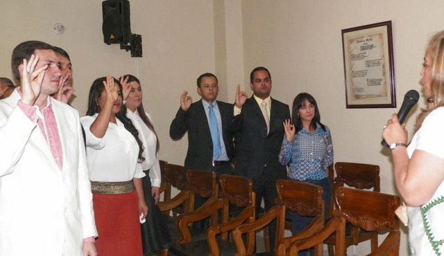 Parte del gabinete tomó juramento frente a la alcaldesa Miriam Prado Carrascal. Javier Sarabia