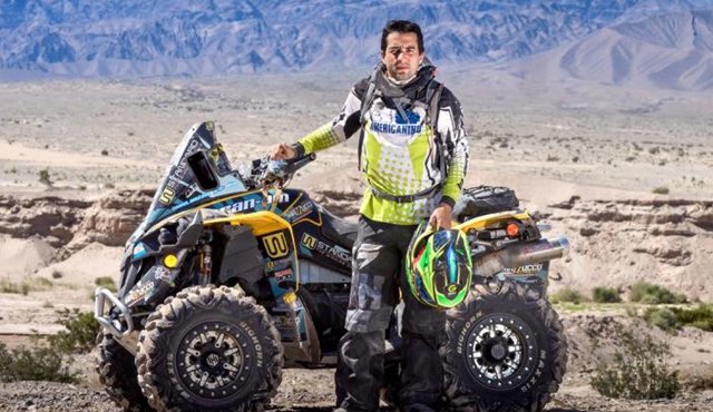 El piloto destacó que el Rali Dakar es una de las grandes experiencias que esta viviendo con su cuatrimoto y espera terminar la carrera el sábado. Internet