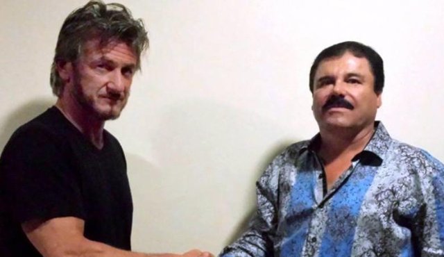 Imagen del encuentro de Sean Penn con 'El Chapo' Guzmán. AP