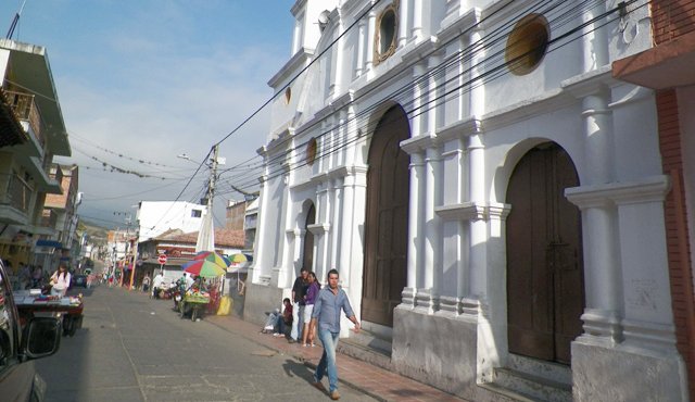 El Dulce Nombre. La Opinión