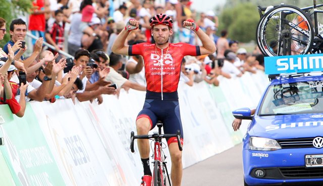 En el final de la etapa, Peter Koning se escapó en solitario para levantar los brazos. Colprensa