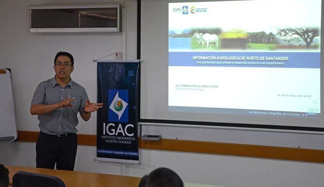 El subdirector nacional de Agrología del Igac, Germán Darío Álvarez, presentó detalles del proyecto a los gremios agrícolas. Rodrigo Sandoval