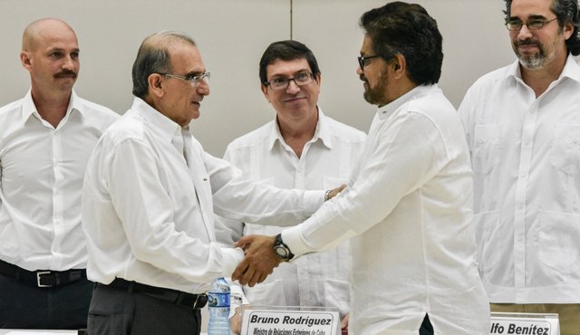 El Gobierno Nacional y la guerrilla de las farc están cada vez más cerca de firmar un acuerdo definitivo de paz que implicará un escenario de posconflicto en el que las regiones deberán concentrar la mayor atención e inversión por parte del Estado. Sin embargo, siguen siendo alarmantes los niveles de corrupción que registra el país, de cara a esa etapa. Archivo