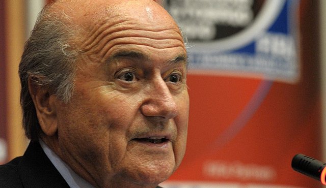 Según funcionarios de la fiscalía suiza, un informante aportaría nuevos documentos que implicarían más al suspendido presidente de la Fifa. Joseph Blatter. Archivo