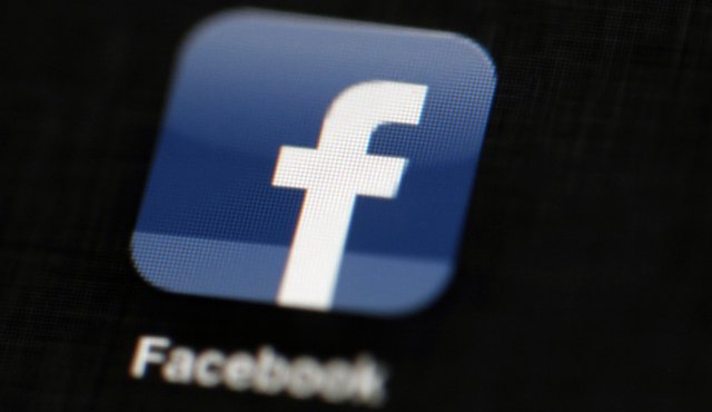 Facebook anunció la prohibición de anuncios de venta de armas. AP