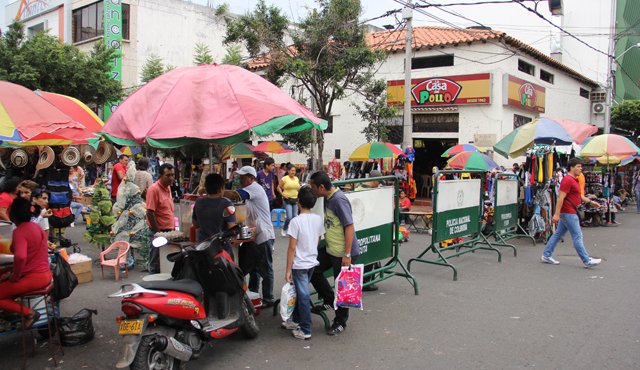 En el último trimestre (octubre -diciembre) el desempleo en el Área Metropolitana aumentó mucho más que la tasa de la población ocupada. Archivo