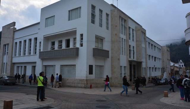 De acuerdo con la Secretaría de Hacienda, no se emitirán nuevas facturas hasta tanto los contribuyentes no demuestren que están al día con el predial. Archivo