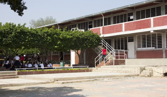 El colegio Carlos Ramírez París es una de las instituciones donde se han presentado más amenazas. Archivo