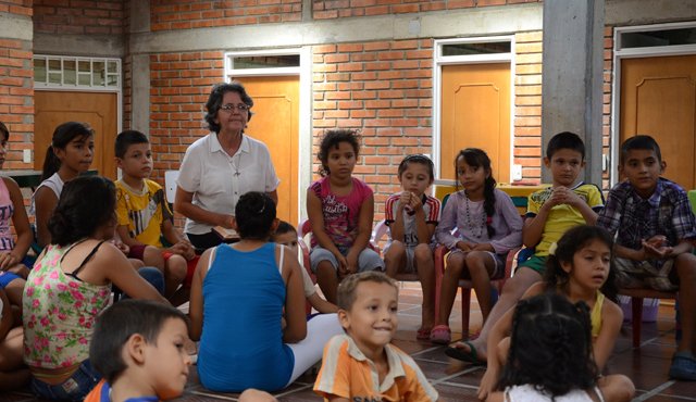 Trabajo comunitario y la educación infantil son dos de las más grandes pasiones de la religiosa. Con alegría asegura que los niños del hogar son como sus hijos. Rodrigo Sandoval