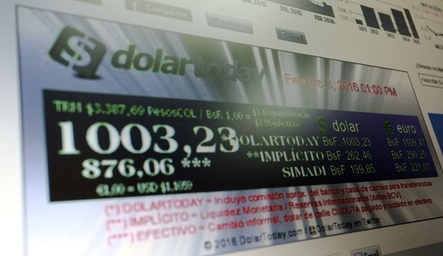 Economistas atribuyen el dólar negro a la falta de acceso a divisas del sistema de control de cambios adoptado por el gobierno del fallecido Hugo Chávez en 2003. AFP