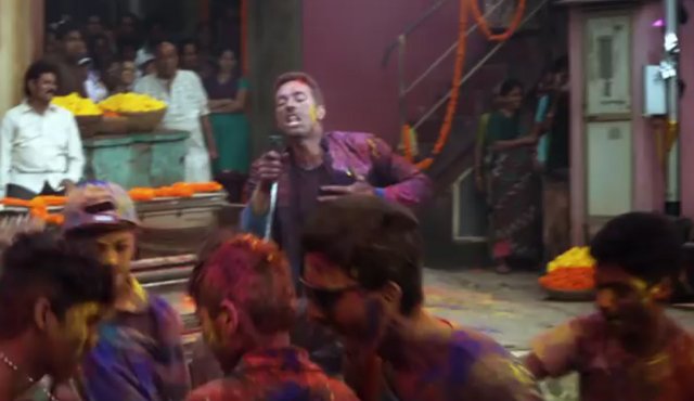 Video de "Hymn for the Weekend". Internet