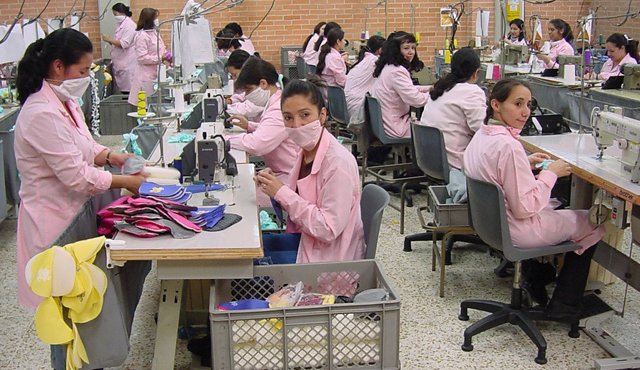 De aprobarse una reforma tributaria con más impuestos, las pequeñas y medianas empresas de alimentos, comercio, marroquinería, confección, calzado, cuero y lavandería de Norte de Santander pueden sufrir un impacto negativo en sus cuentas. Archivo