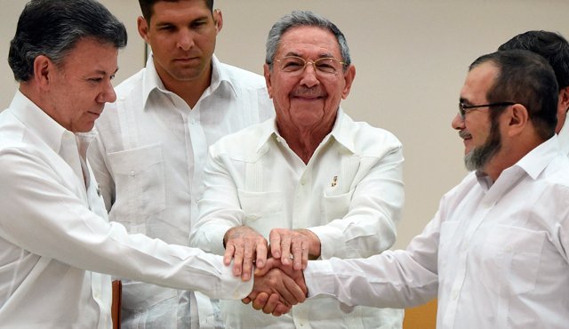 Santos le respondió a las Farc, a través de su cuenta en Twitter. Archivo
