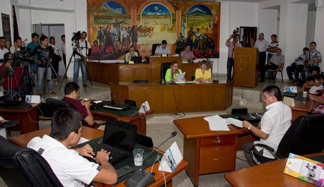 Aunque los concejales de cúcuta insisten en que sí cumplieron con el fallo de tutela que ordenó elegir contralor, el juez decidió abrir un incidente de desacato en su contra. Archivo