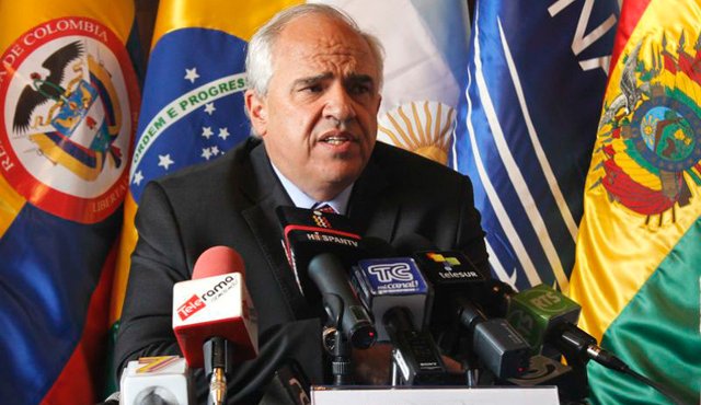 Los poderes están obligados a entenderse alrededor de cuestiones fundamentales: Ernesto Samper. Archivo
