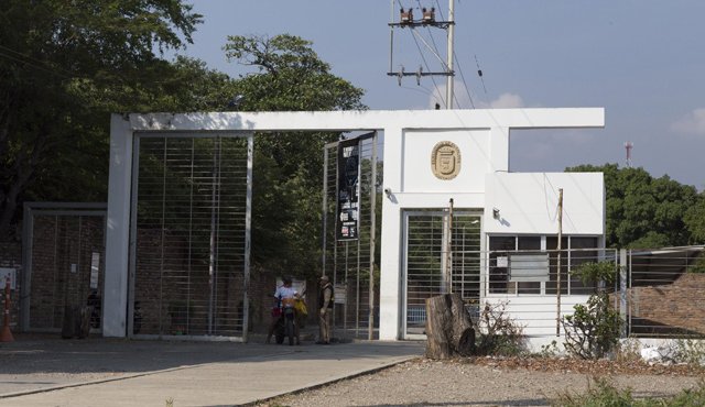 A los estudiantes universitarios que recibieron becas para estudiar en las universidades públicas se les hará efectivo el descuento esta semana, informó la alcaldía. Archivo