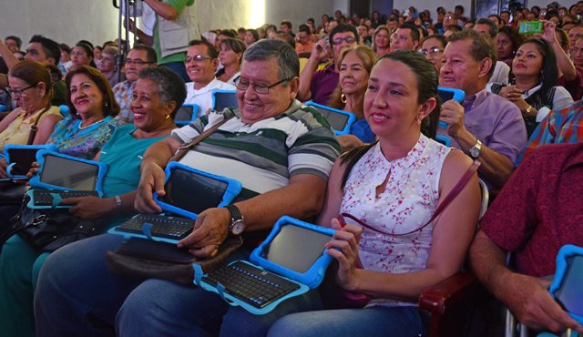 Con la entrega de herramientas como estas, se espera que la productividad de los profesionales nortesantandereanos mejore. Rodrigo Sandoval