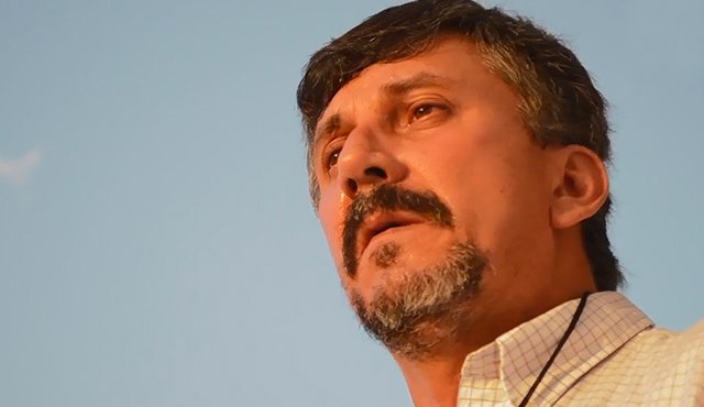 Carlos Hernández. Internet
