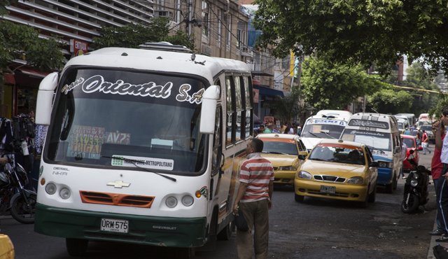 El gremio que agrupa a los taxi y busetas aseguran que si se aplica este impuesto el bolsillo de los transportadores de Cúcuta y el área metropolitana se verían afectados. Archivo