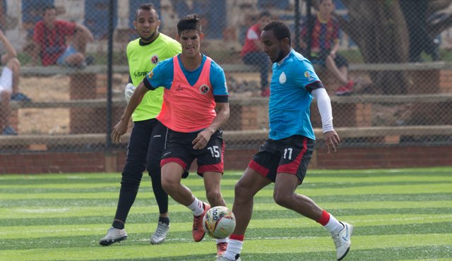 El Cúcuta Deportivo trabajó la semana pasada buscando mecanizar y memorizar el esquema táctico con tres defensores y cinco mediocampistas, con el que empezará a jugar en el Torneo Águila, esta tarde frente al Real Santander. Juan Pablo Cohen