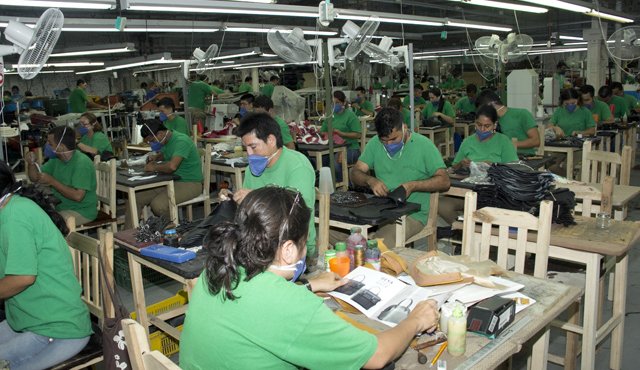 El personal ocupado por la industria manufacturera en diciembre de 2015 aumentó 1,5% frente al mismo período de 2014. Archivo