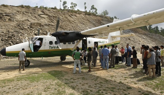 Una aeronave similar a esta se accidentó este miércoles en Nepal AFP