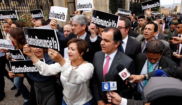 El CD acusó a Santos de "perseguir judicialmente al uribismo". Colprensa