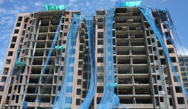 Colombia tiene una oferta activa de 100.000 viviendas, distribuidas en 3.000 proyectos habitacionales. Además, el 62% de la oferta de nuevas casas se está haciendo sobre planos. Archivo
