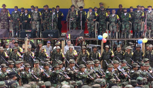 EN 1998, el presidente Andrés Pastrana ordenó despejar 42.000 kilómetros para negociar el proceso de paz con las Farc. Archivo