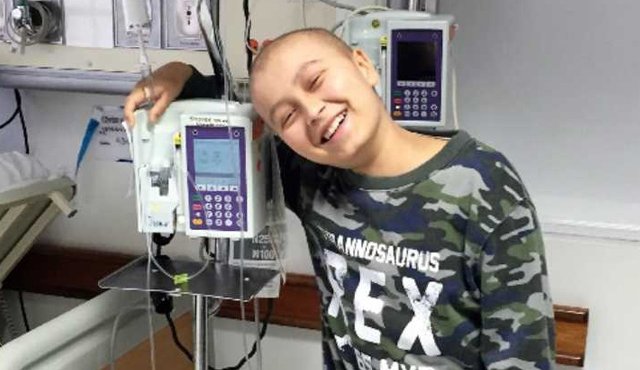 El niño de 13 años murió en la clínica del Country de Bogotá. Internet