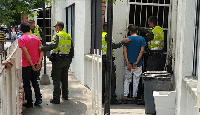 Los dos hombres fueron capturados por la Policía Metropolitana de Cúcuta, luego de ser perseguidos e intentar atacar a los uniformados. Cristian Herrera