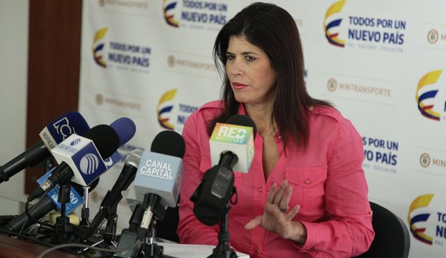 La ministra de transporte, Natalia Abello, aseguró que este mes quedará lista la reglamentación para las empresas de transporte de lujo. Archivo