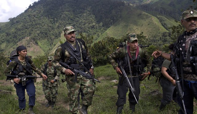 Según fuente de Inteligencia, en Norte de Santander ya se sabe con certeza que 100 hombres de las Farc no van a entregar sus armas. AP