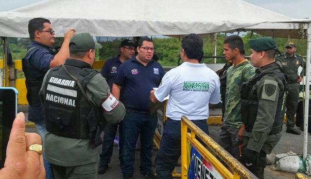 David Velázquez Patiño fue entregado a las autoridades de Venezuela en el puente internacional Simón Bolívar. La Opinión