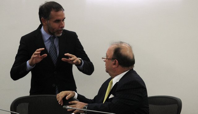 Para el senador, el programa tiene irregularidades que el Gobierno desconoce. Colprensa