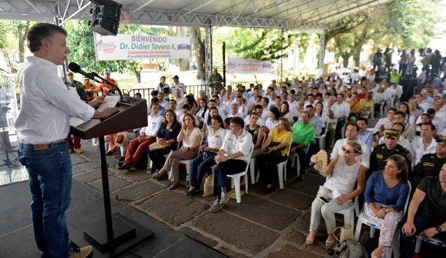 El presidente Santos en las rutas para la paz Barichara Colprensa